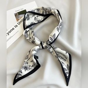 NWOT Leaf Print Twilly Scarf 38.5x3.5in